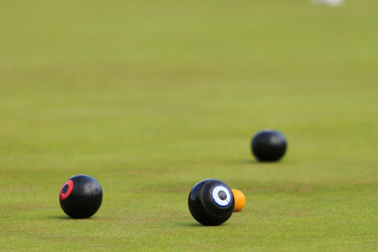 09 Lawn Bowl